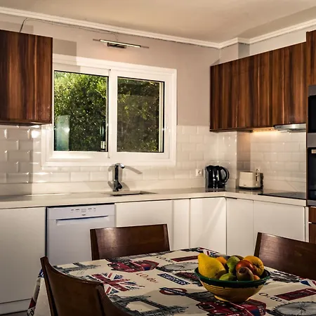 Βίλα Charming In Agrilia With Private Pool *
